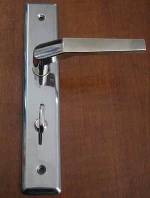Fechadura Wc Soprano Pop Line Reta Cromo Caixa 40Mm 40X53 Para