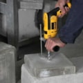 FURADEIRA DE IMPACTO DEWALT 127V 1/2