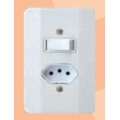 INTERRUPTOR SIMPLES COM TOMADA 2P+T 10A MEC TRONIC MILLENIUM BRANCO PARA CAIXA 4X2-ebb43bbd-0391-48f2-bb42-8fd07e793c44