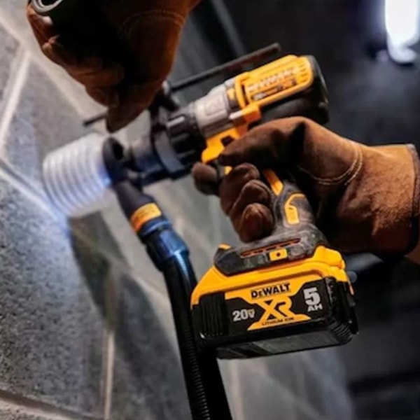 KIT 2 BATERIAS 20V MAX 5,0AH + CARREGADOR BIVOLT + BOLSA DEWALT DCB205C2K-c419e2f6-7659-4450-b9c2-6e3bdaabe723