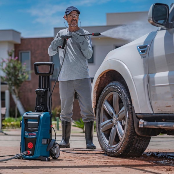 LAVADORA DE ALTA PRESSÃO BOSCH GHP 180 1500W 1800 PSI 127V COMPACTA CARROS, CALÇADAS, QUINTAIS E MÓVEIS-70388bf7-d394-4c2d-be47-717e86d217ec