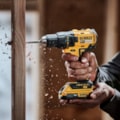 PARAFUSADEIRA / FURADEIRA DEWALT 20V 1/2