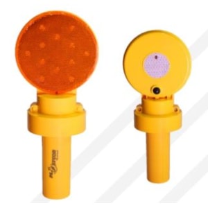 SINALIZADOR PLÁSTICO PLASTCOR PL 6003 COM 12 LEDS, FOTOCÉLULA E 3 FUNÇÕES DE PISCA